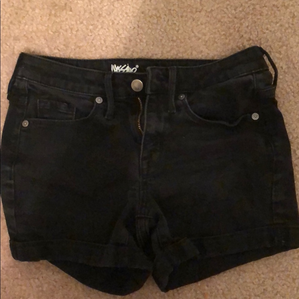target black mid shorts